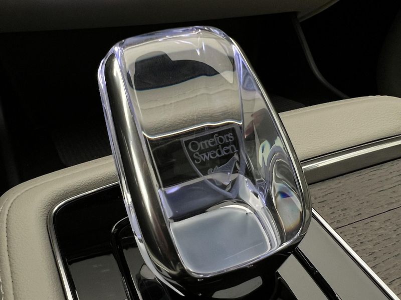 Volvo XC90 T8 AWD RECHARGE BRIGHT PLUS - fotka 17 z 56