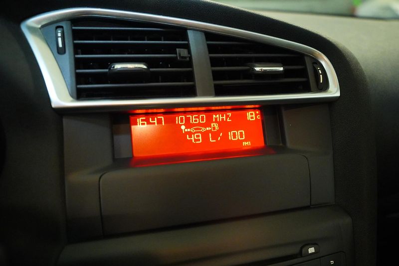 Citroën C4 - fotka 17 z 22