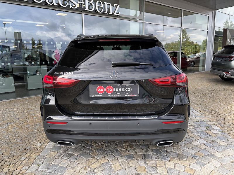 Mercedes-Benz GLA 200*AMG paket - fotka 26 z 30