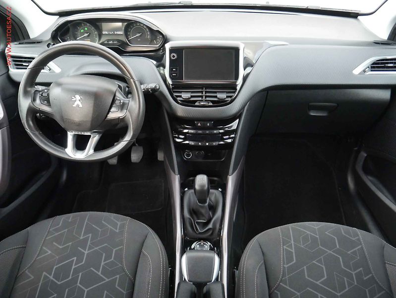 Peugeot 2008 (2016) 1.2 PT, 1.maj,ČR, servis - fotka 8 z 20