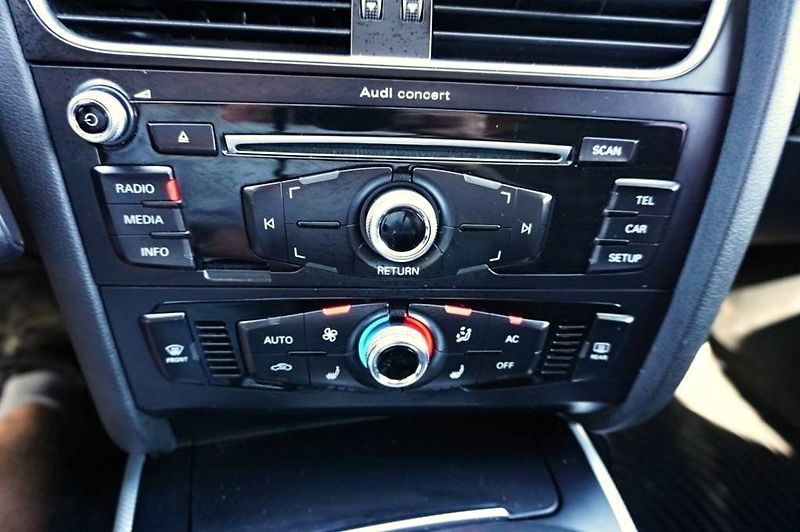 Audi A4 (2013) S-LINE 2,0 TDI 130 kW - fotka 41 z 63