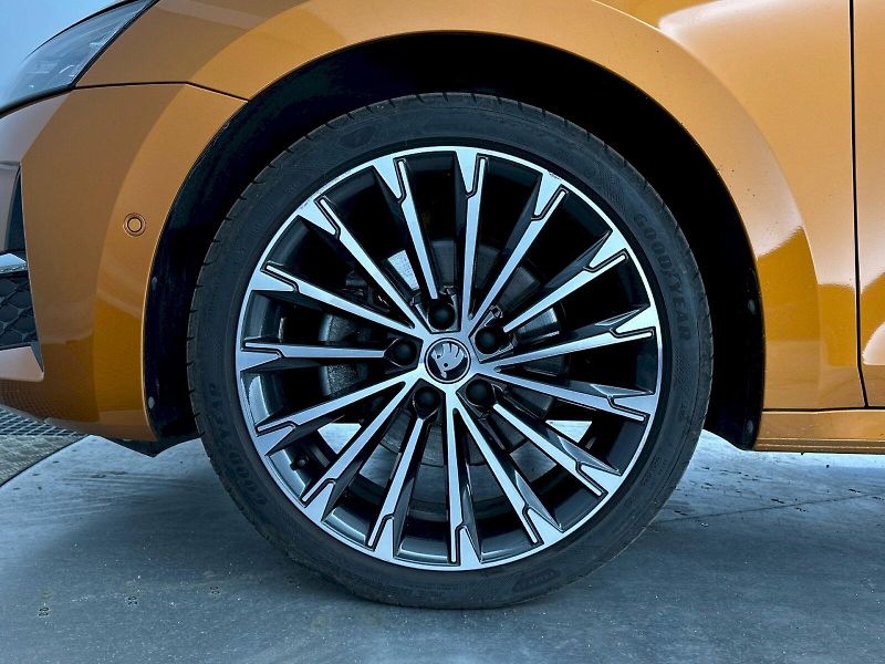 Škoda Octavia (2024) Combi 1,5TSI 110kW Exclusive S - fotka 33 z 33