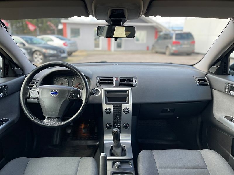 Volvo S40 1.6D 80kw*VYHŘEV.SED*NOVÁ STK* - fotka 22 z 31