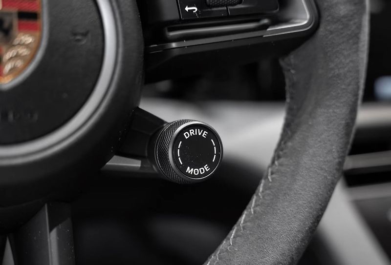 Porsche Taycan 4 Cross Turismo HuD Pano Venti - fotka 13 z 23
