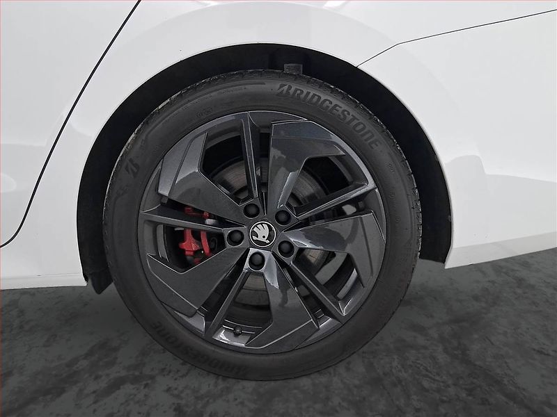 Škoda Octavia (2025) RS 2.0 TSI, RS, KAMERA - fotka 15 z 20