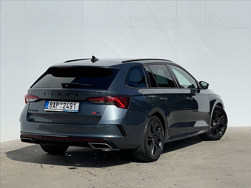 Škoda Octavia 2,0 TDI 4x4 DSG Combi RS TAŽNÉ - fotka 3 z 22