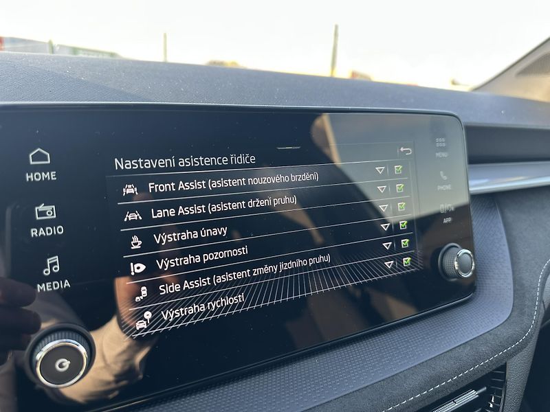 Škoda Fabia DYNAMIC 1.0TSI 85kW - fotka 13 z 13