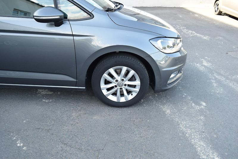 Volkswagen Touran (2017) 1.4TSI 110kw CLBMT NAVI TAŽNÉ - fotka 5 z 48