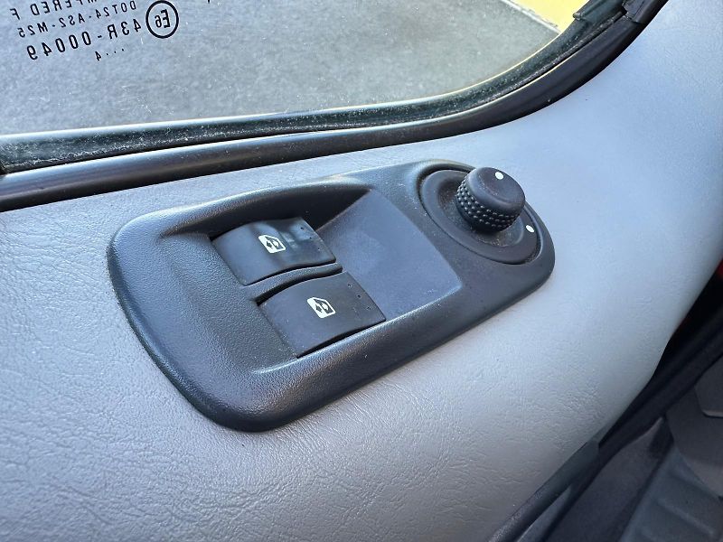 Opel Vivaro (2004) 1.9CDTI/74kW *SPACÍ VESTAVBA  - fotka 5 z 36