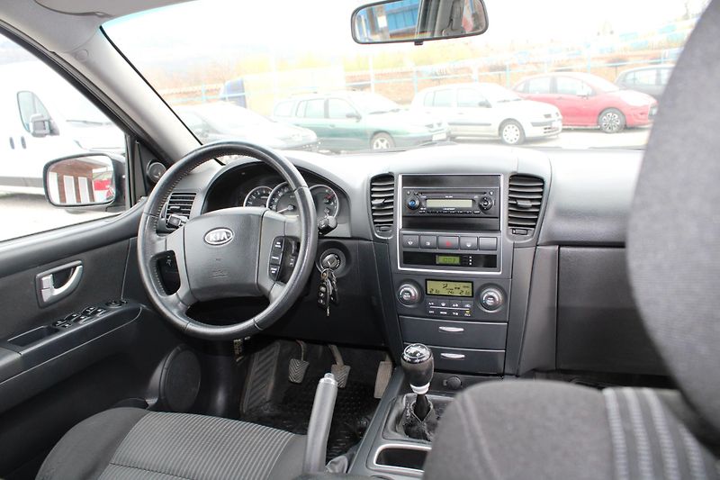 Kia Sorento (2009) 2,5CRD KLIMA 4X4 EL.OKNA  ALU - fotka 15 z 16