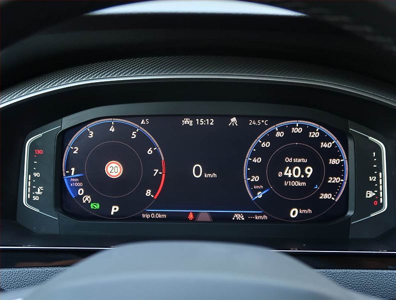 Volkswagen Arteon (2023) 2.0 TSI 4Motion - fotka 11 z 23
