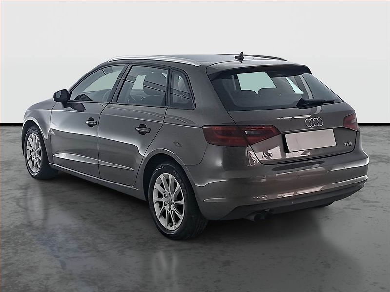 Audi A3 (2013) Attraction 1.4 TFSI - fotka 4 z 19