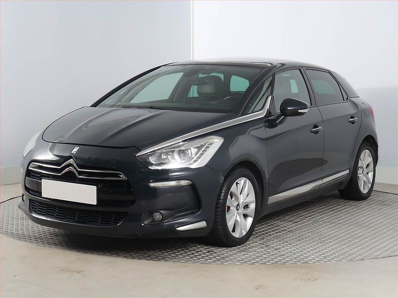 Citroën DS5 (2014) 2.0 BlueHDi, Automat, Navi - fotka 2 z 21