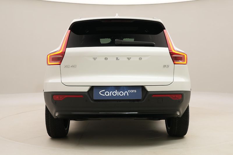 Volvo XC40 (2026) B3 AUT DARK ULTRA  - fotka 11 z 60