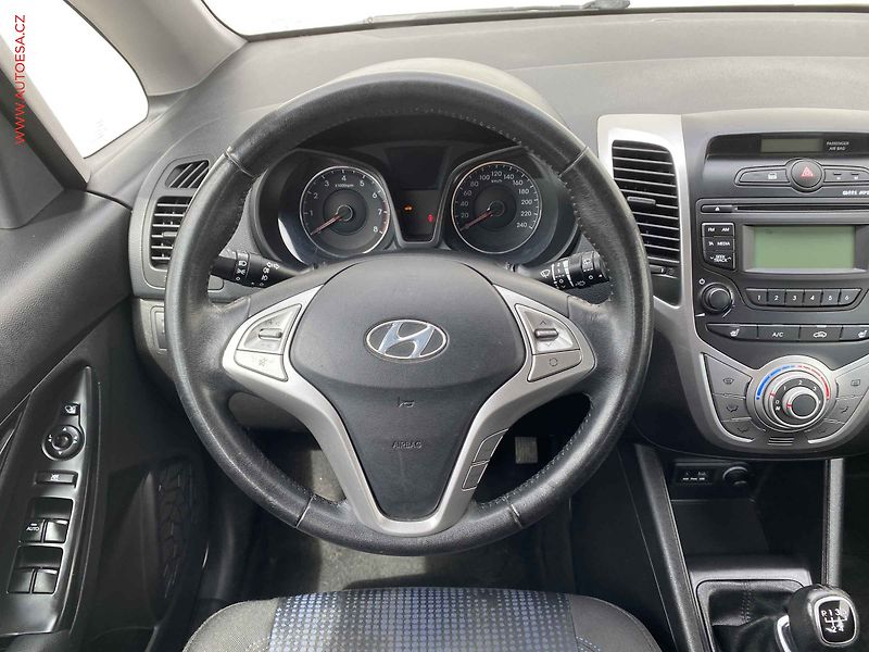 Hyundai ix20 (2013) 1.4i, AC, +kola - fotka 11 z 15