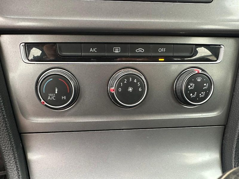 Volkswagen Golf (2014) 1.6TDi, 77KW - fotka 16 z 20