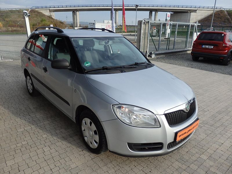 Škoda Fabia 1.4 16V 63 kW KLIMA, ZÁVĚS - fotka 3 z 12