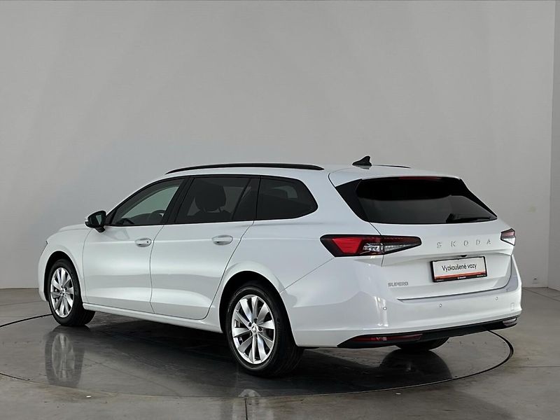 Škoda Superb Selection DSG - fotka 15 z 30