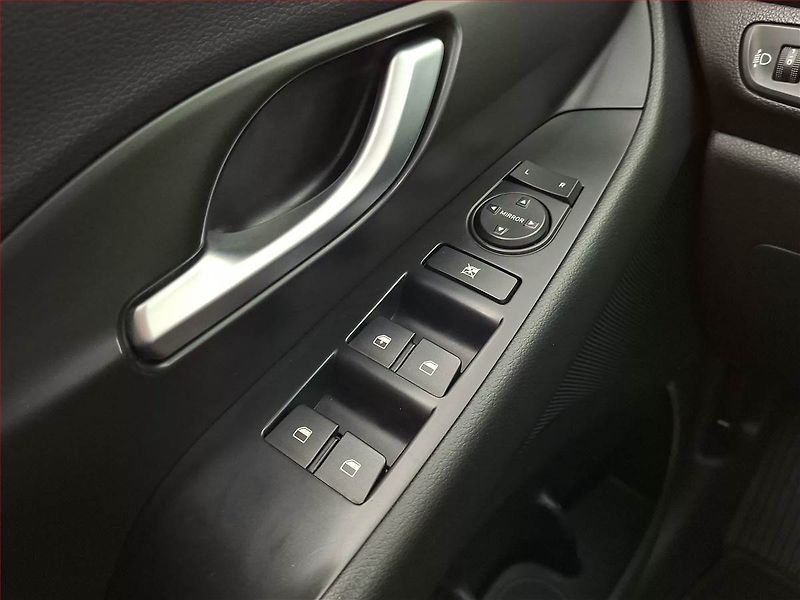 Hyundai i30 (2018) 1.6 CRDi, Tempomat - fotka 17 z 17