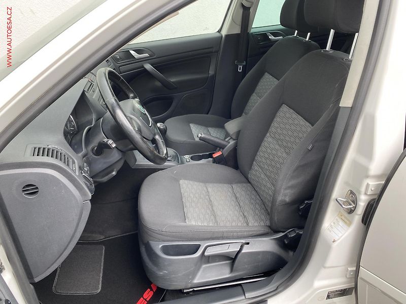 Škoda Octavia (2010) 1.4TSi, Ambiente - fotka 9 z 16