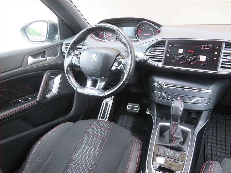 Peugeot 308 (2017) GT Line 1.6 BlueHDi, Automat - fotka 7 z 18