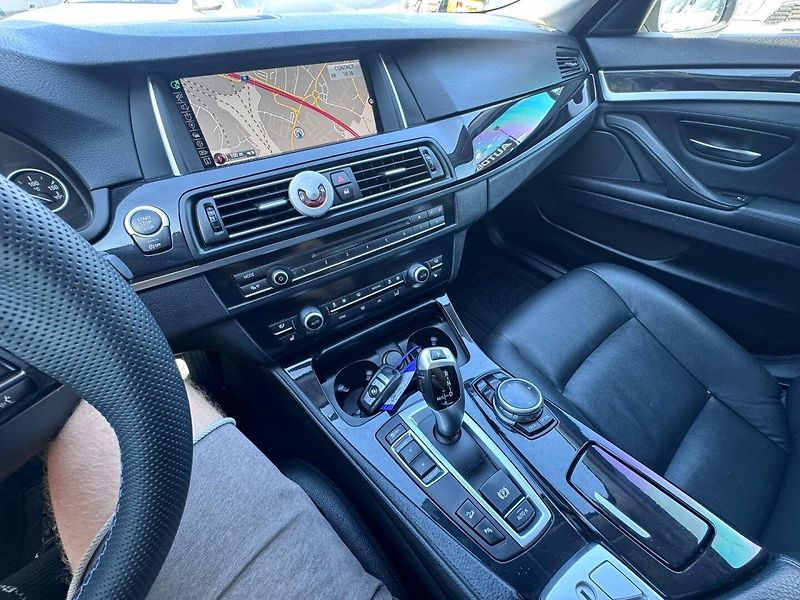 BMW Řada 5 (2014) XDRIVE 520D 2,0 140 KW 2. MAJ - fotka 27 z 47