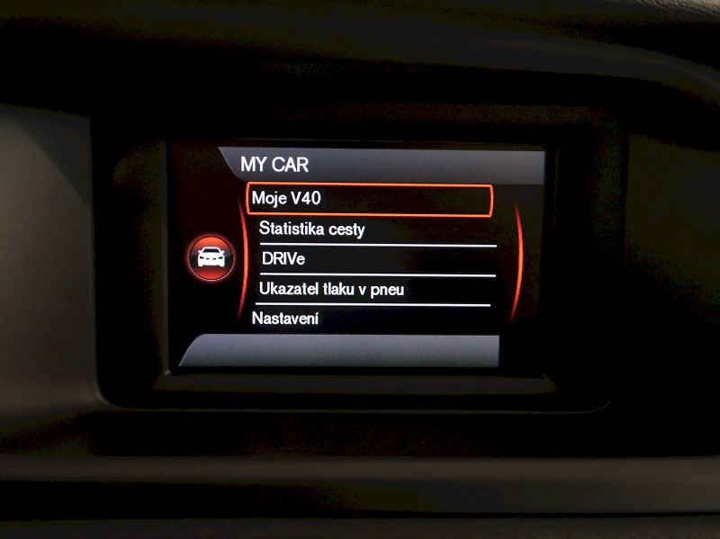Volvo V40 (2016) 2.0D 88KW - fotka 11 z 26