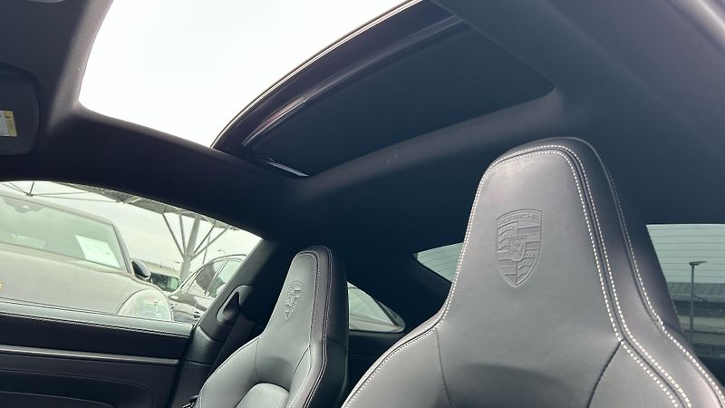 Porsche 911 Carrera - fotka 28 z 29