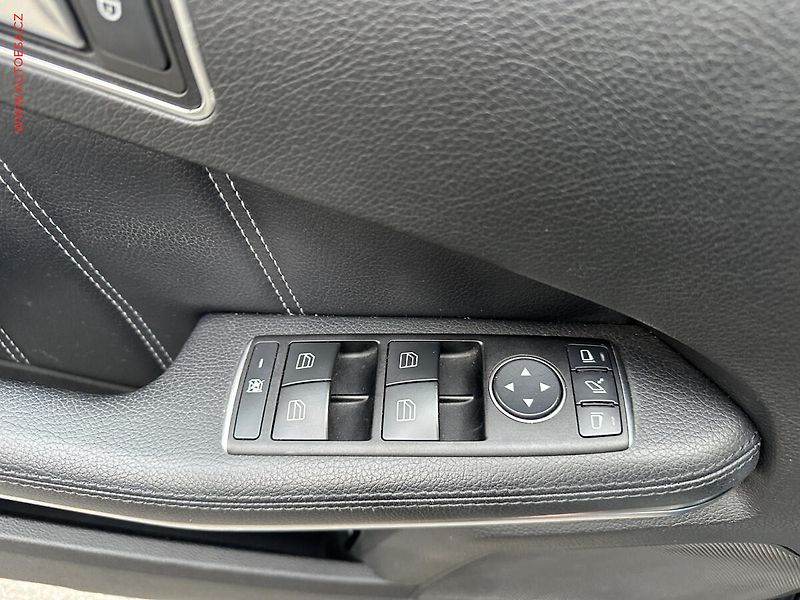 Mercedes-Benz Třídy E (2014) 2.2CDi, AT, navi, LED - fotka 22 z 23
