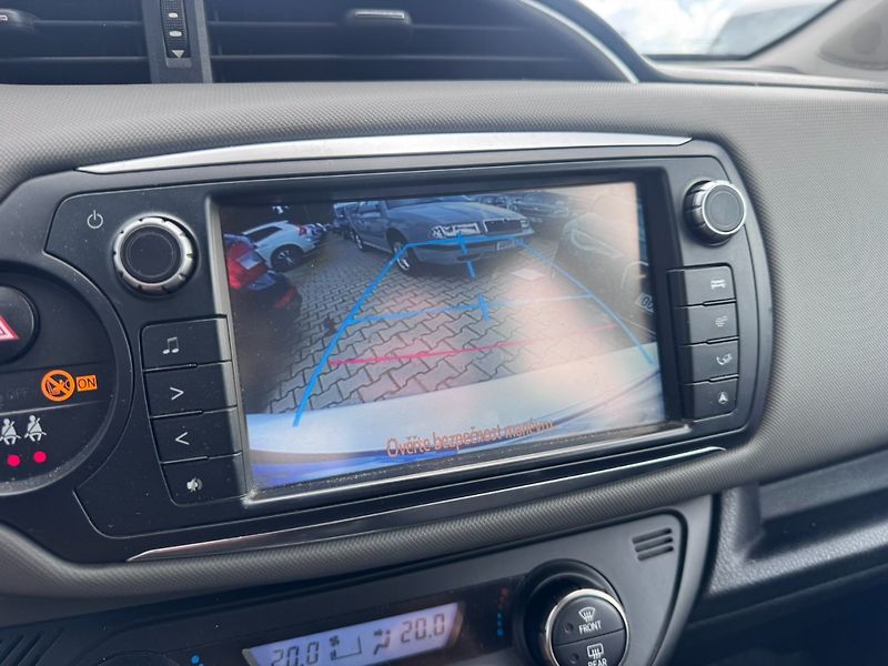 Toyota Yaris (2016) HYBRID 1,5 54 KW STK AUTOMAT - fotka 22 z 36