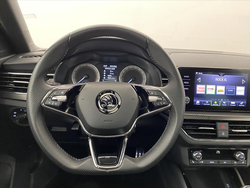 Škoda Scala 1,5 TSI 110kW Monte Carlo - fotka 10 z 29
