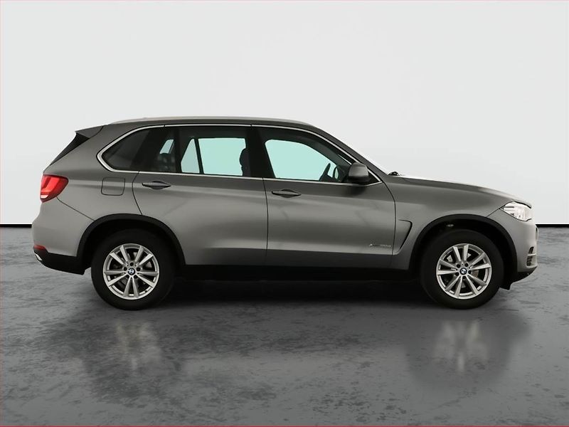 BMW X5 (2017) xDrive30d - fotka 6 z 20