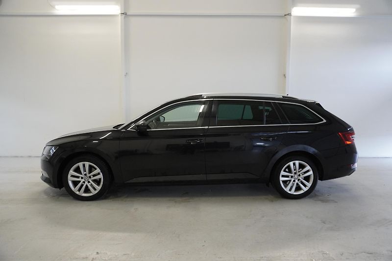 Škoda Superb 2,0 TDI 110kW - fotka 8 z 32