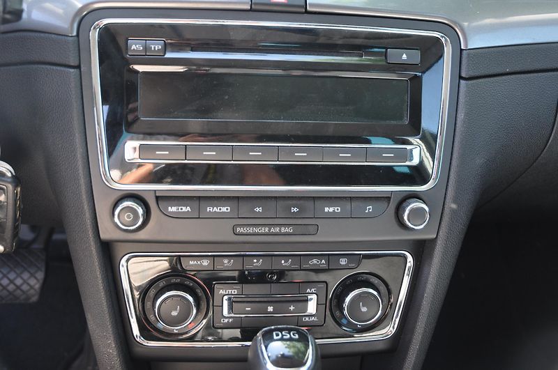 Škoda Superb II 2.0TDi  Dovoz CH  - fotka 13 z 17