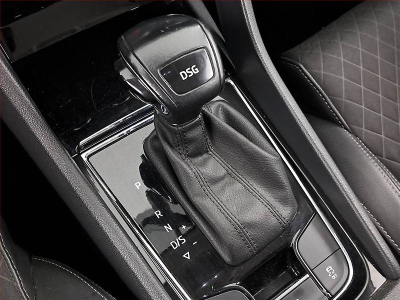 Škoda Karoq (2021) Style 1.5 TSI - fotka 23 z 30