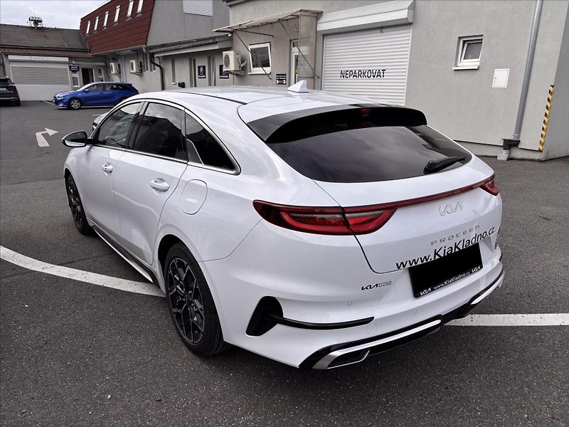 Kia ProCeed (2025) 1,5 T-GDI GPF 7DCT GT-LINE PLU - fotka 5 z 8