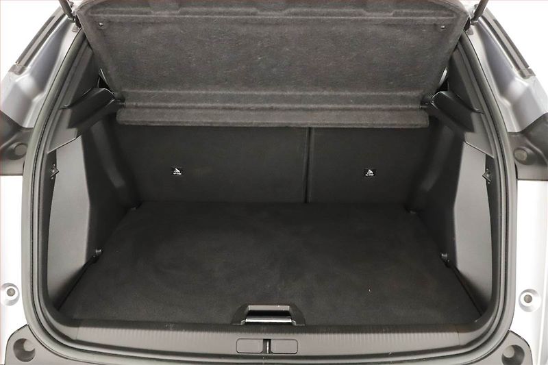 Peugeot 2008 (2022) 50 kWh, SoH 94% - fotka 17 z 19