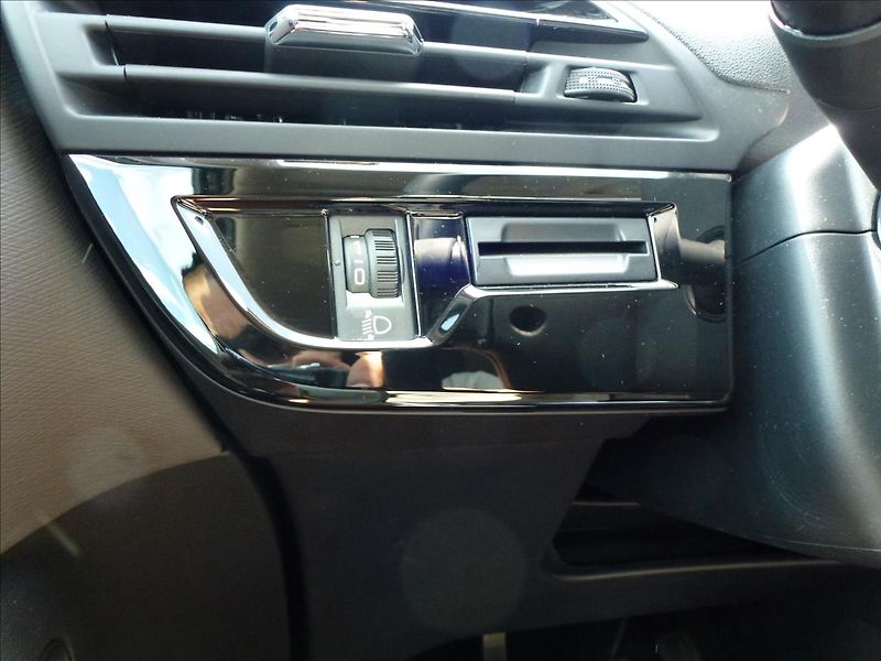 Citroën C4 Picasso 1,2 PureTech 130 6MAN Turbo Od - fotka 34 z 55