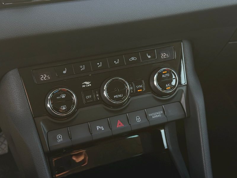 Škoda Karoq (2024) 1.5 TSI 110 kW DSG Selection - fotka 12 z 24