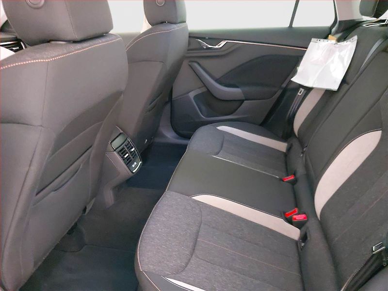 Škoda Scala (2025) Top Selection 1.0 TSI - fotka 10 z 21