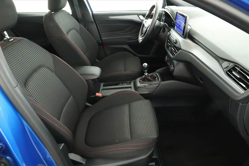 Ford Focus (2023) ST-Line 1.0 MHEV - fotka 7 z 14