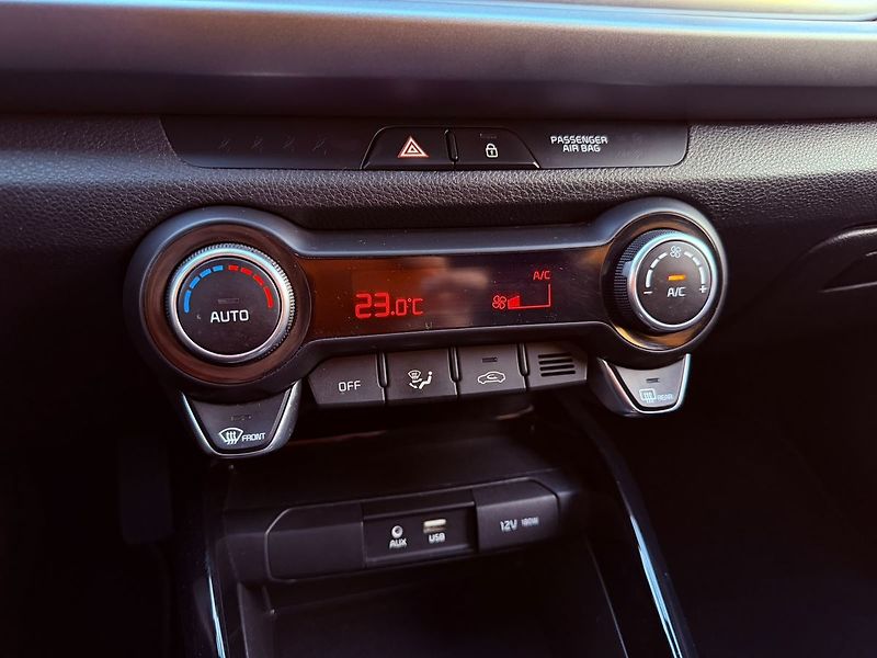 Kia Rio 1.4 Exclusive, Serviska - fotka 20 z 27