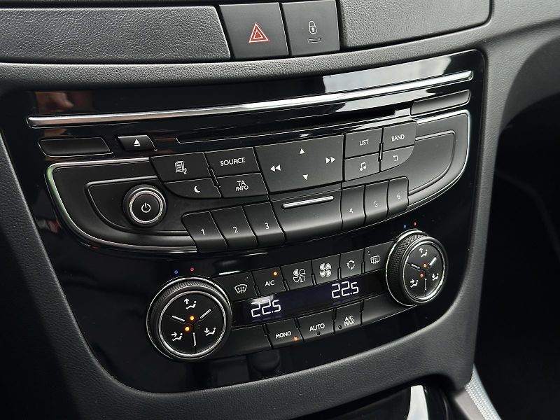 Peugeot 508 2.0HDi AT 163PS Bi-Xenon NAVI - fotka 20 z 36