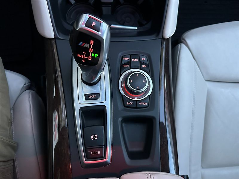 BMW X6 3,0 M50D X Drive 280kW-CZ-serv - fotka 28 z 47