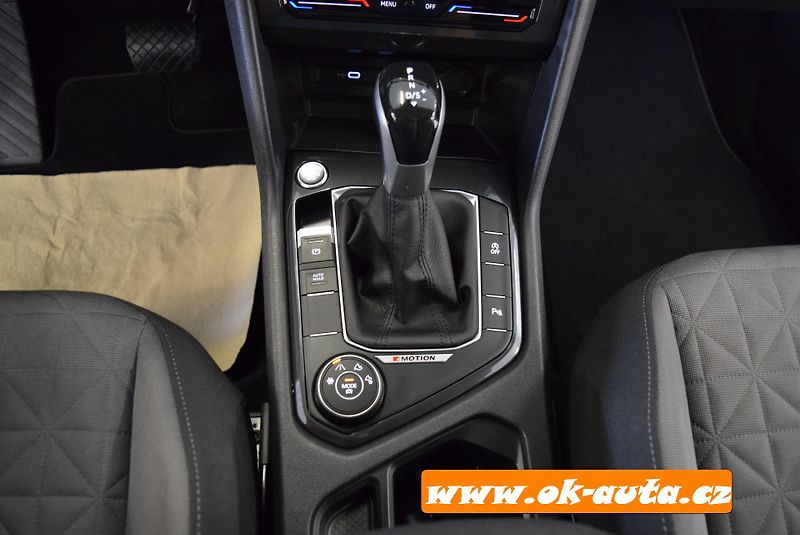 Volkswagen Tiguan 2.0 TDI LIFE 4 MOTION DSG  - fotka 33 z 57
