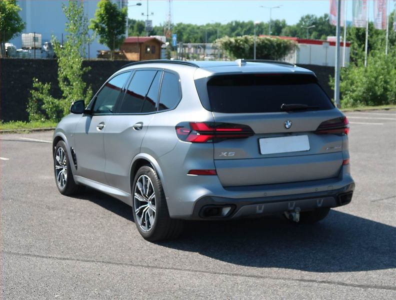 BMW X5 (2023) xDrive30d - fotka 4 z 14