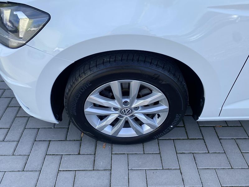 Volkswagen Touran 1.4TSI 110kW-1xMAJ-7MÍST-NAVI - fotka 9 z 44