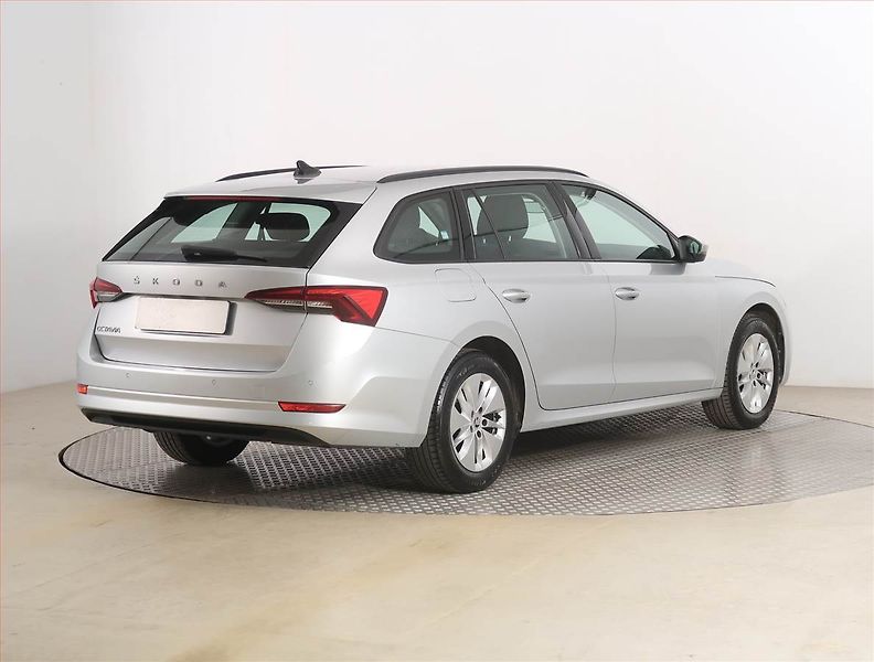 Škoda Octavia (2022) Ambition 2.0 TDI, digi klima - fotka 5 z 18