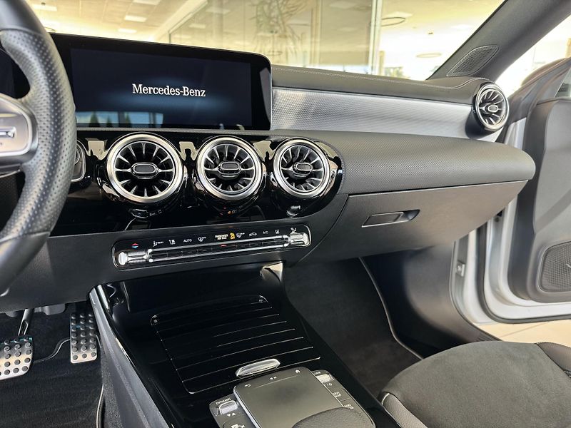 Mercedes-Benz CLA 250e AMG*160kW*Webasto*Panoram - fotka 20 z 40