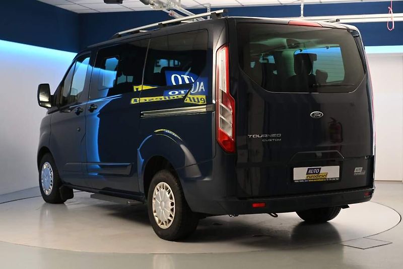 Ford Tourneo Custom (2014) 2.2 L1H1 8 Míst klima kamera 1 - fotka 7 z 30